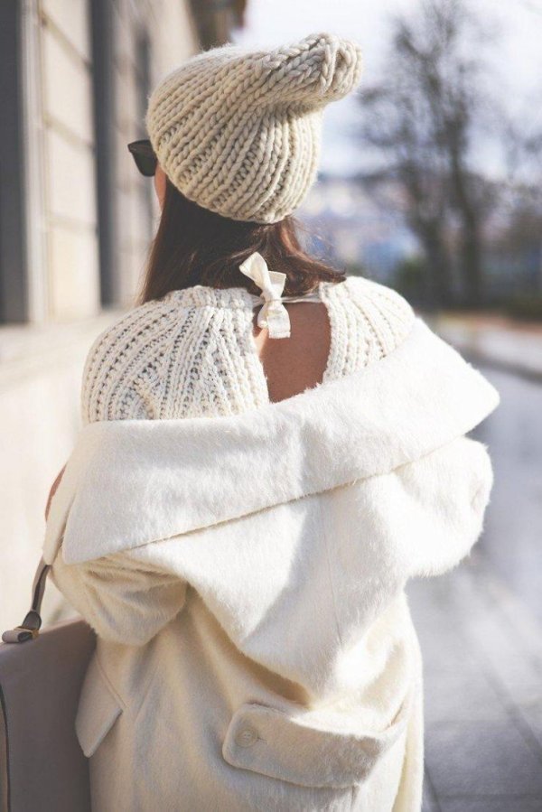 Зима девушка спиной