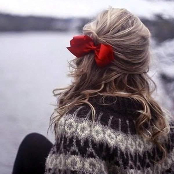 Зима девушка спиной