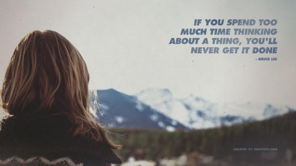 Зима девушка спиной