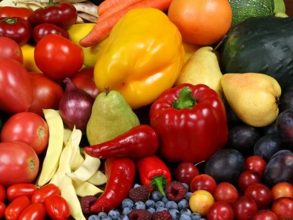 Девушка и бокал