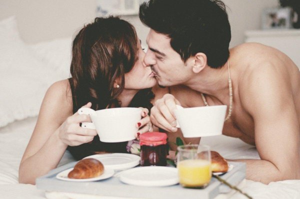 Утренние с девушками