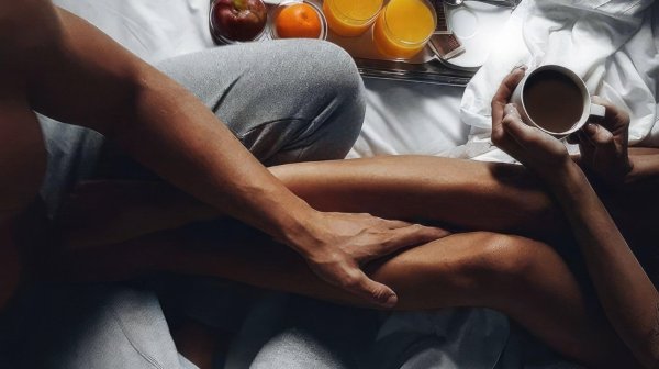 Утренние с девушками