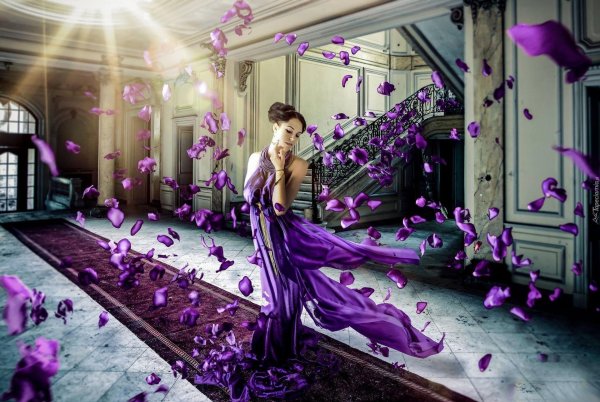 Фиолетовые с девушками