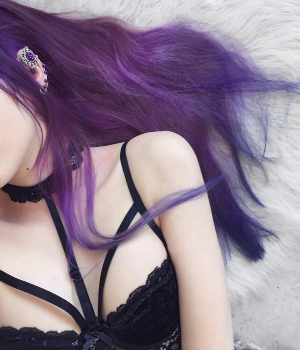 Фиолетовые с девушками