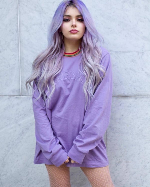 Фиолетовые с девушками