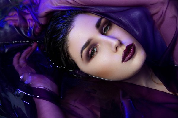 Фиолетовые с девушками