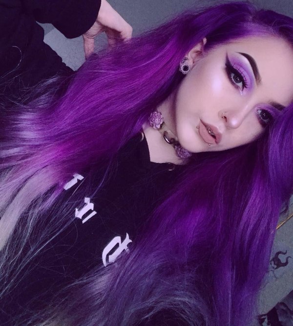 Фиолетовые с девушками