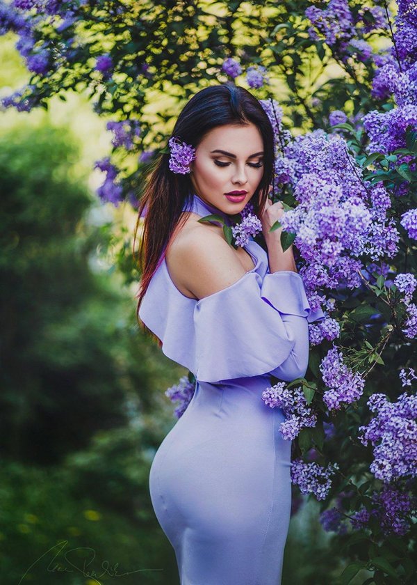 Фиолетовые с девушками