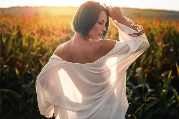 Полуобнаженные с девушками