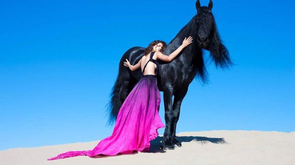 Девушка на коне