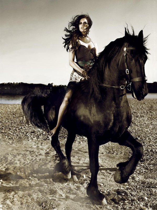 Девушка на коне