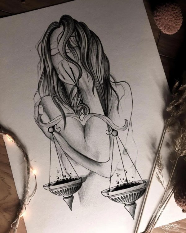 Девушка с весами