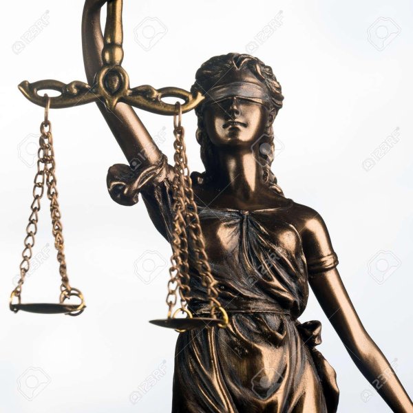 Девушка с весами