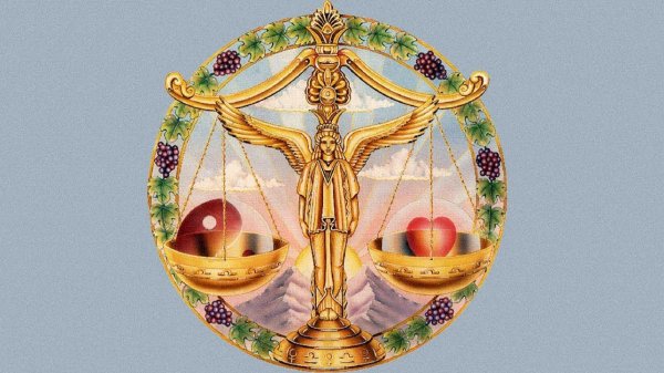 Девушка с весами