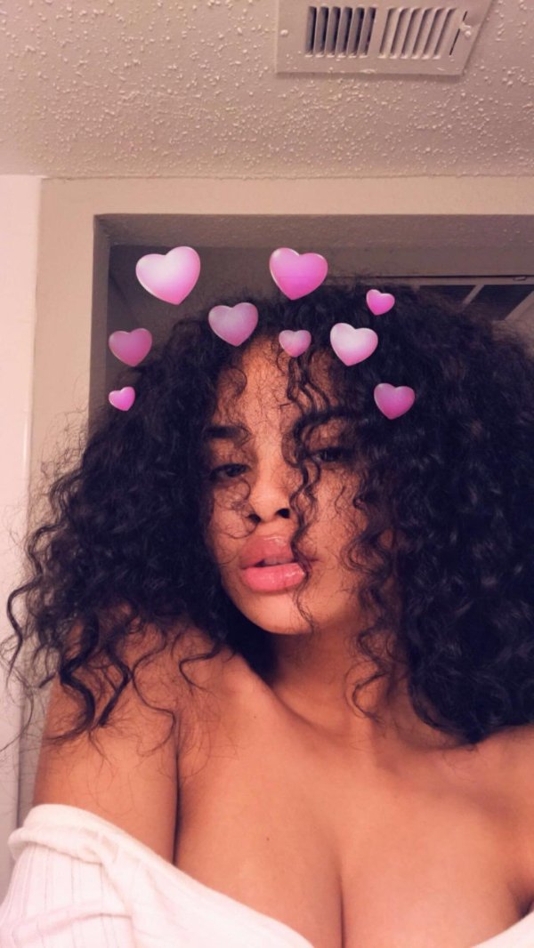 С кудрявыми девушками