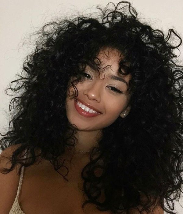 С кудрявыми девушками