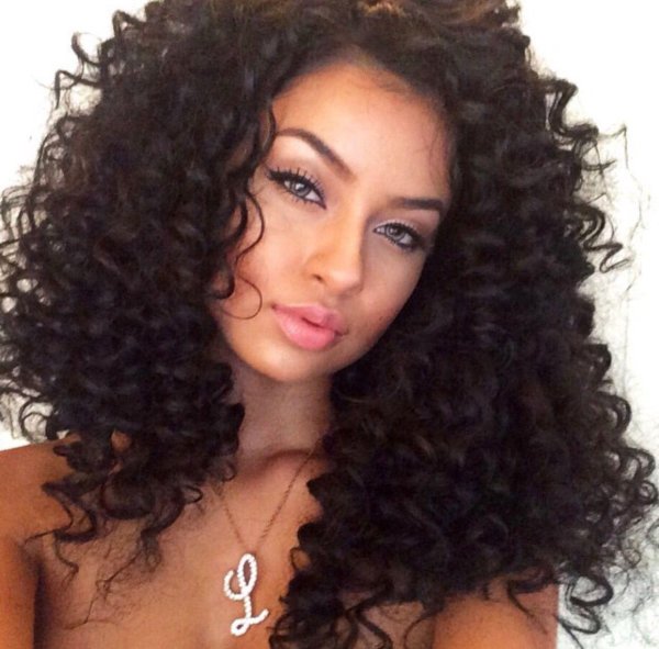 С кудрявыми девушками