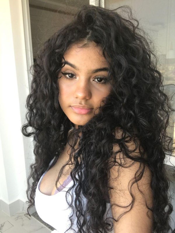 С кудрявыми девушками