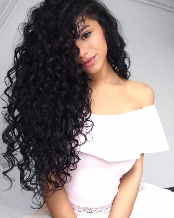 С кудрявыми девушками