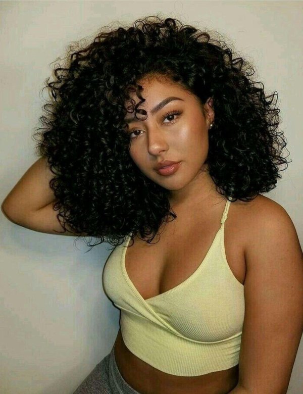 С кудрявыми девушками