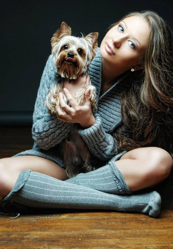 Девушка и собака