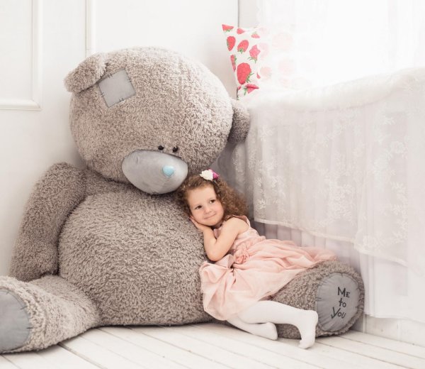 Девушка с мишкой