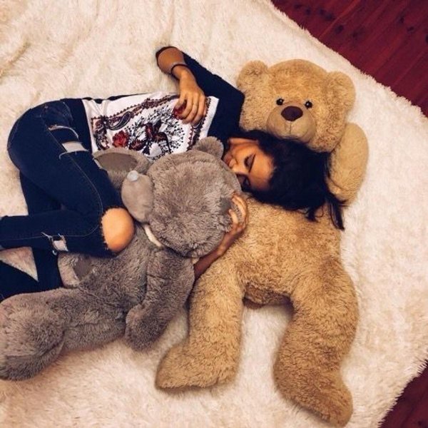 Девушка с мишкой