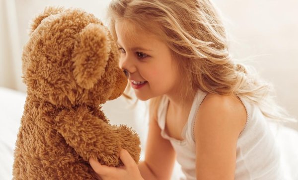 Девушка с мишкой