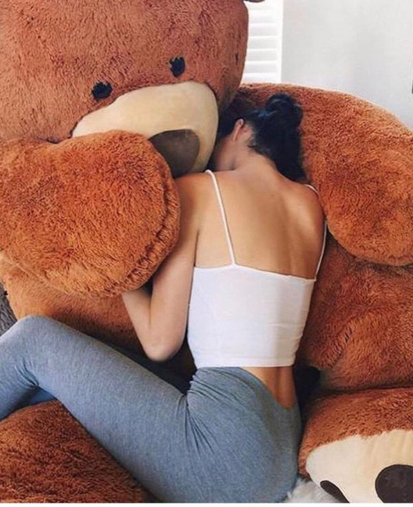 Девушка с мишкой