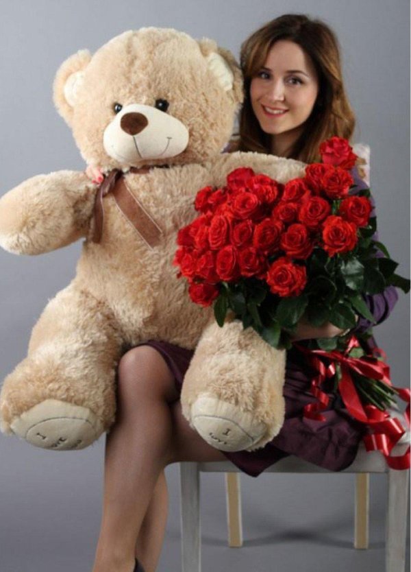 Девушка с мишкой