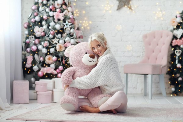 Девушка с мишкой