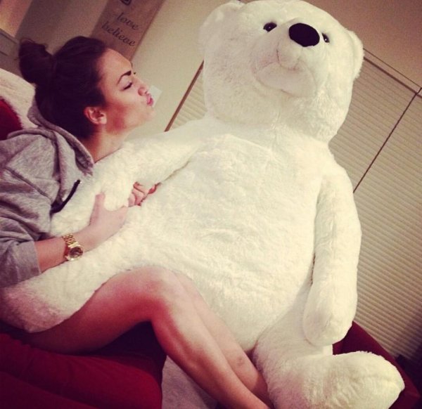 Девушка с мишкой