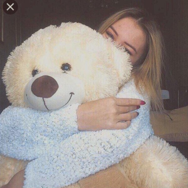Девушка с мишкой