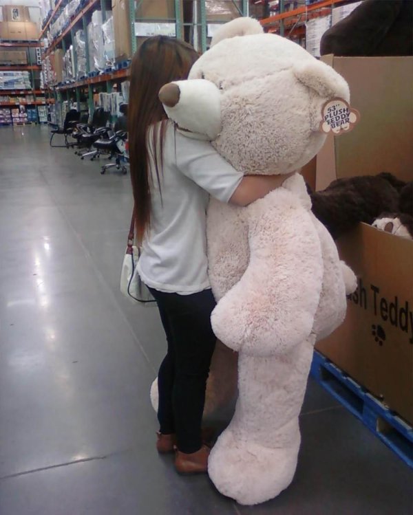 Девушка с мишкой