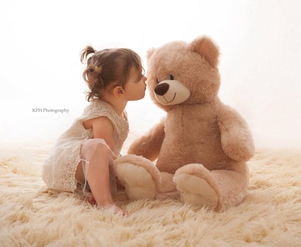 Девушка с мишкой