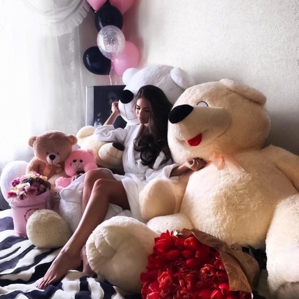 Девушка с мишкой