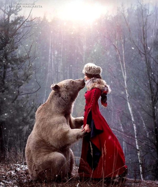 Девушка с мишкой