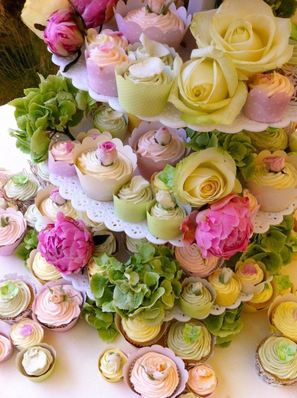 свадебные пирожные