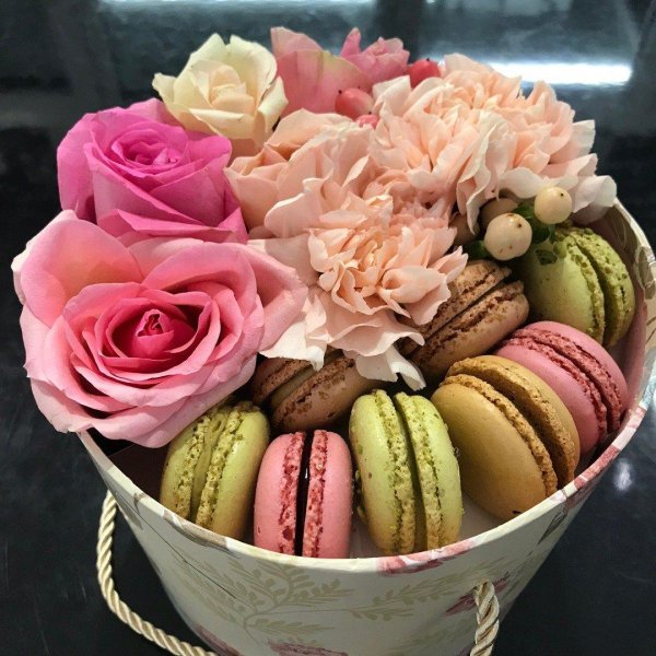 цветы и сладости