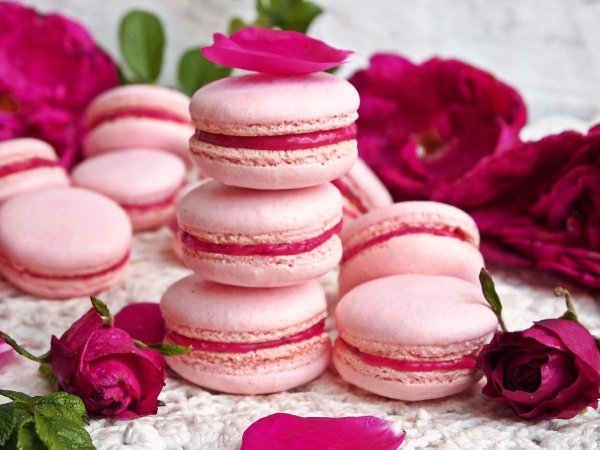розовые макароны