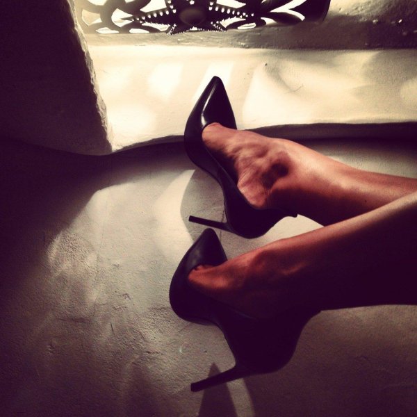 На девушках туфли