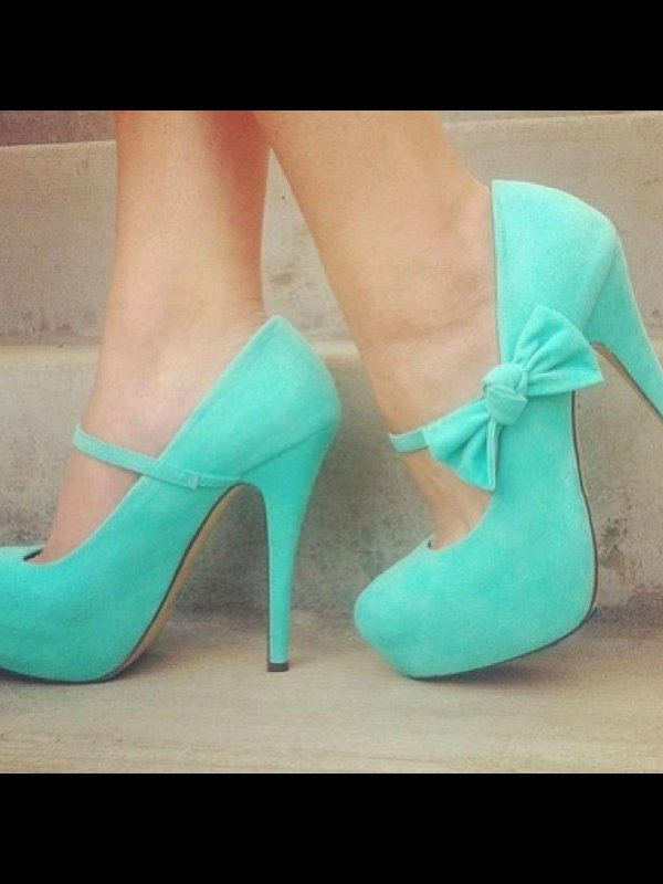 На девушках туфли