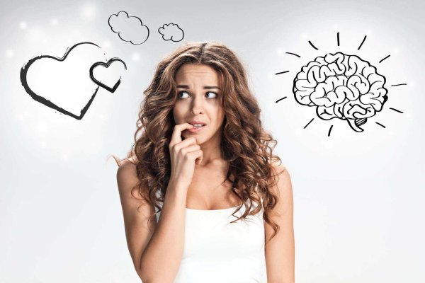 С девушка думает