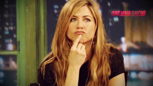 С девушка думает