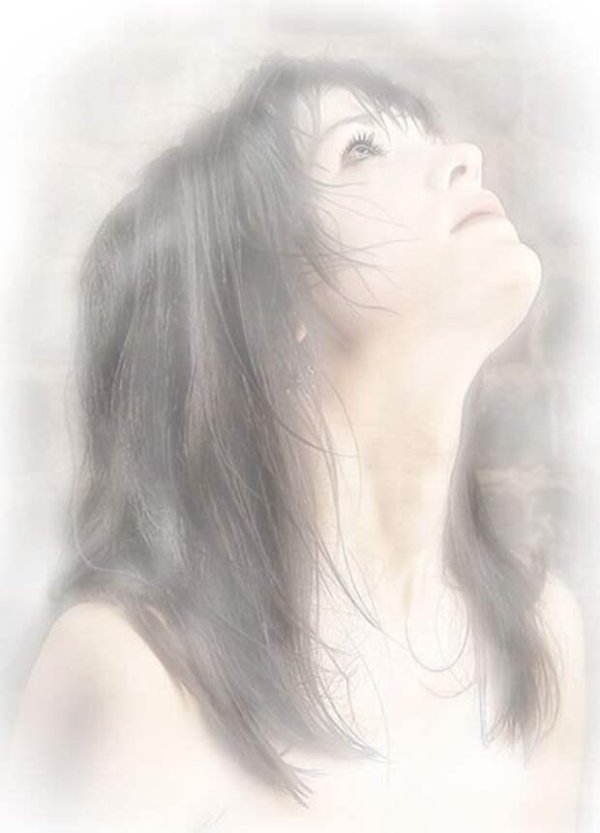 С девушка думает