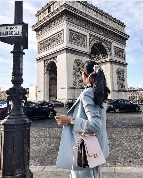 Париж и девушка