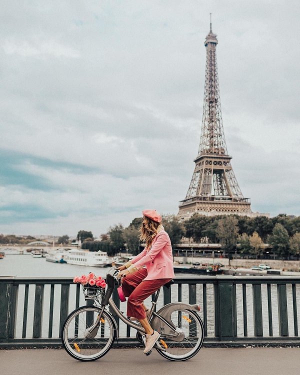 Париж и девушка