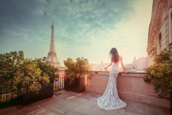 Париж и девушка