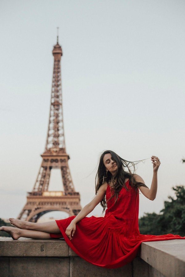 Париж и девушка