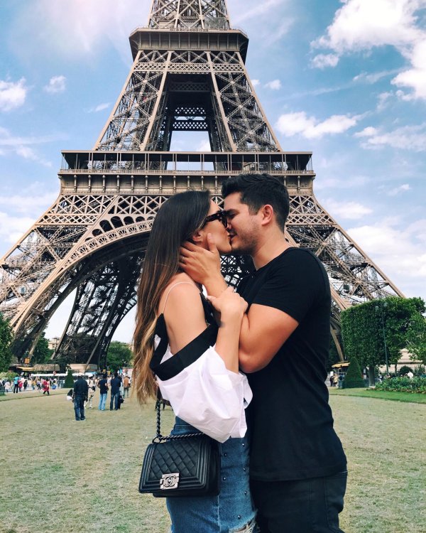 Париж и девушка